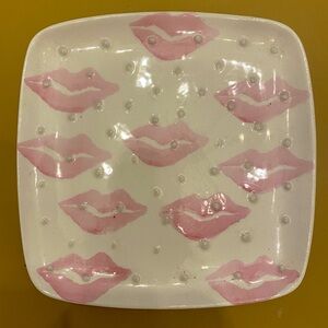 Made in Italy - Square Porcelain Lip Pattern Textured Service Plate 💋